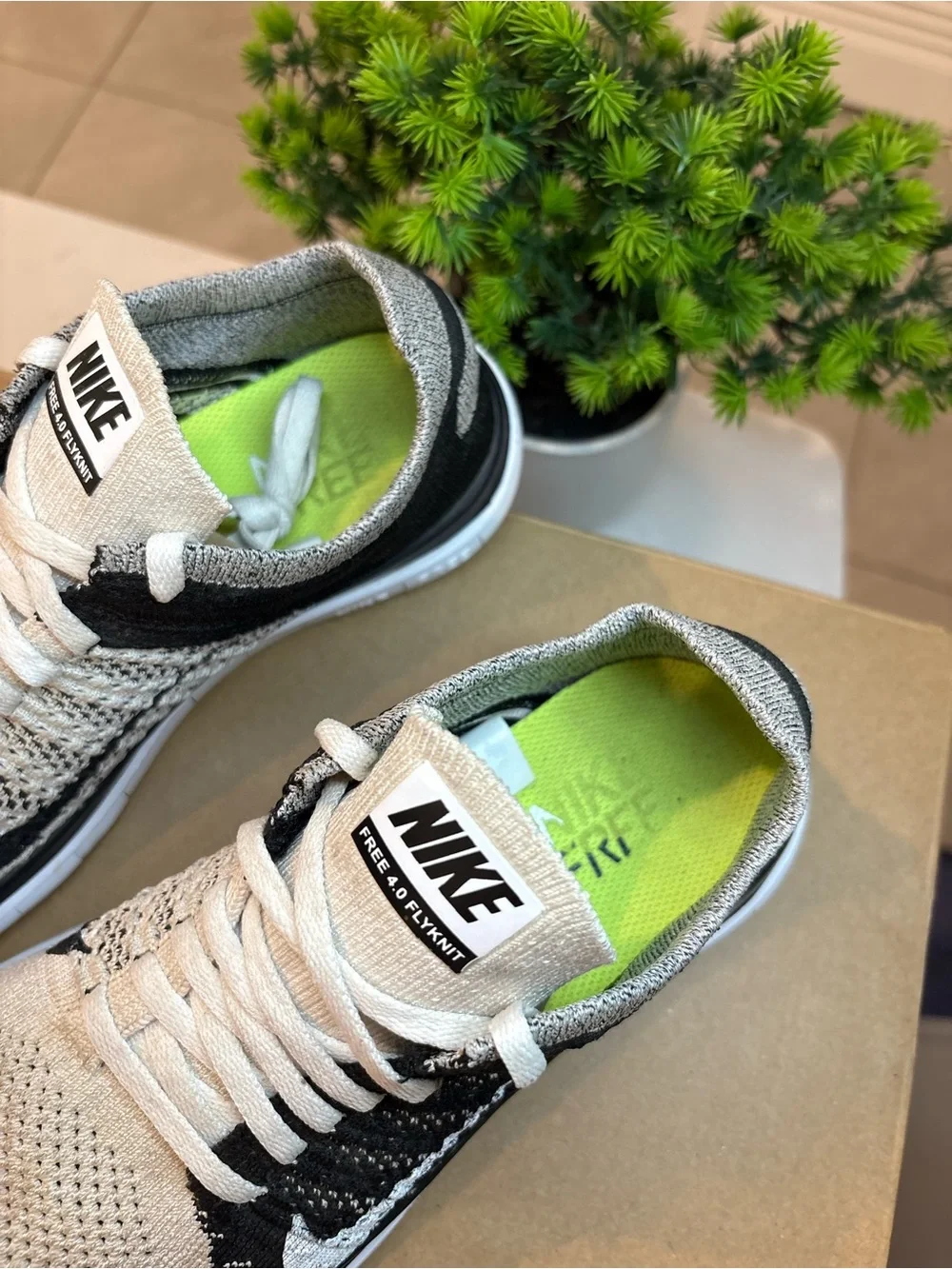 Nike Free 4.0 Flyknit Cookies and Cream Women’s size 8.5 running shoes